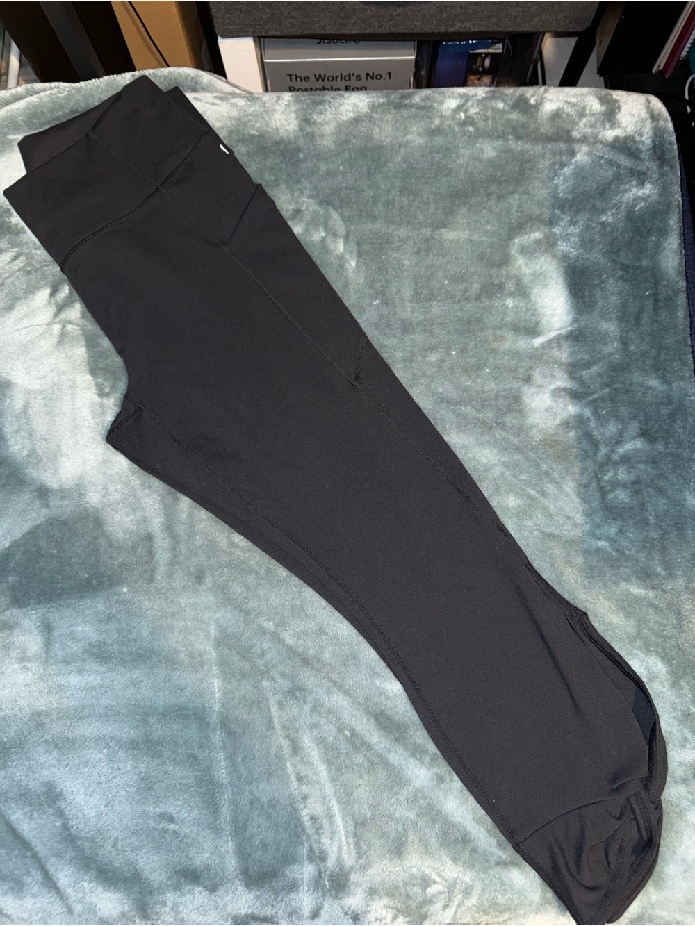 Fabletics Oasis PureLuxe High-Waisted Twist 7/8 Legging